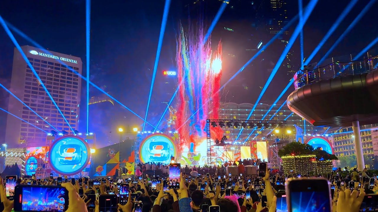 4K | Detik-detik Pergantian Tahun Baru 2026 di Bundaran HI, Jakarta