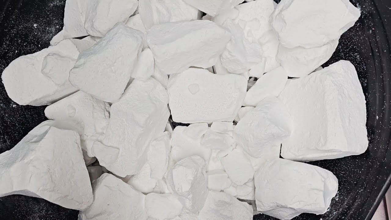 Crispy Chunky Plain Janes 🦚 Gym Chalk ASMR 🦚 Oddly Satisfying 🦚 Sleep Aid 