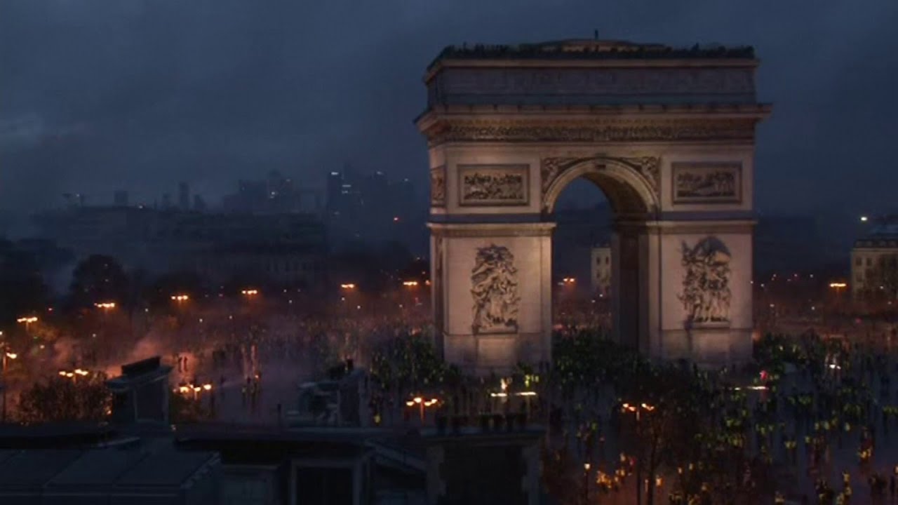 Voitures incendiées, Arc de Triomphe vandalisé... Le récit de la journée de violences à Paris