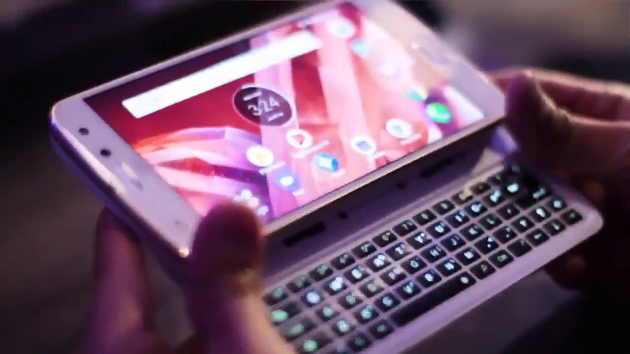 Lenovo Motorola introduces new health and keyboard Moto Mods at CES 2018