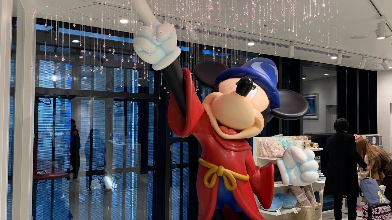 A first time visit to Shinjuku/Tokyo Flagship Japan Disney Store: MARVELous  Pins and more