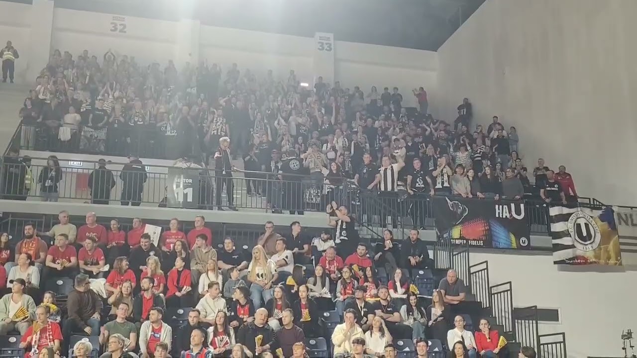 Galeria U Cluj la finala Cupei României CSM Oradea - U BT Cluj-Napoca 84 - 85