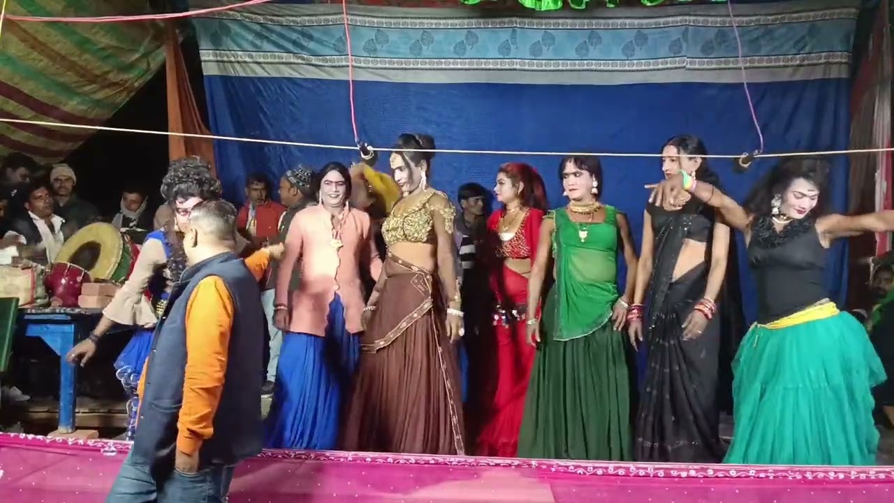चिरैया बनके उड़ गइले सैया जी हमार, वीरेंद्र तथा अन्य सभी डांसरों के द्वारा चित्रहार एवं ग्रुप डांस ।