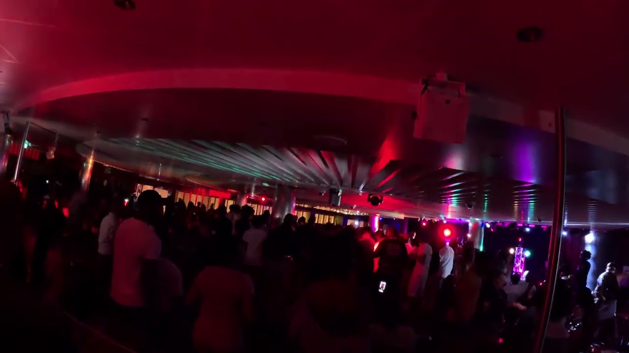 Night life on the Carnival Horizon / Limelight lounge club