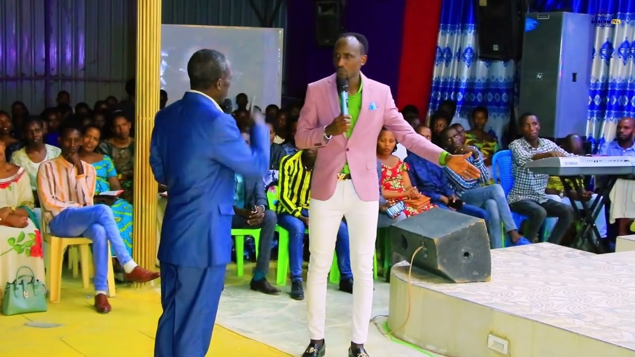 PASTOR  ZAROTH KUVA UGANDA  MUMUNEZERO MWINSHI // NARINSINZIRIYE ARIKO UMUTIMA UKOMEZAKUBAMASO//
