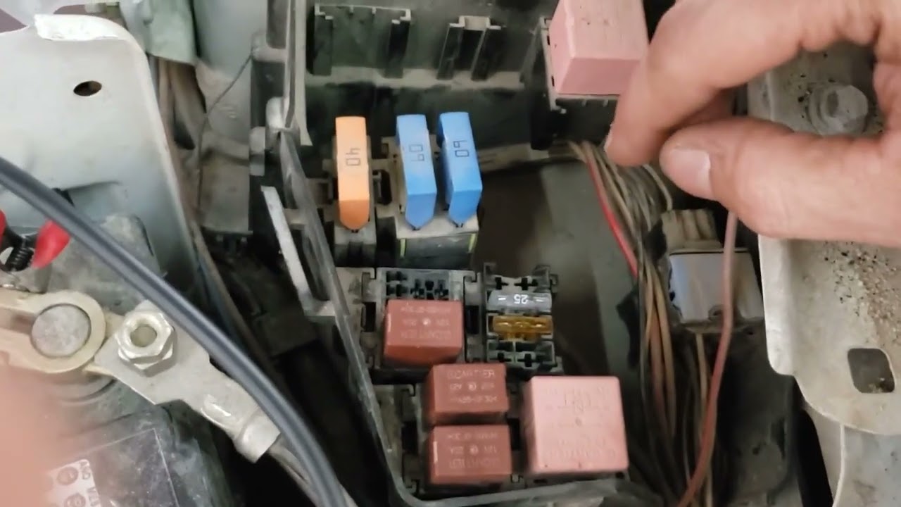 Renault Sandero se apaga, fusible relay principal