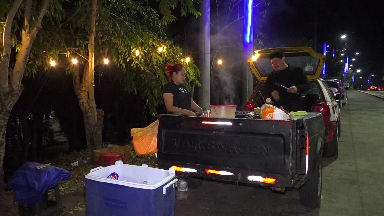 Emprendimiento en autopista a Comalapa