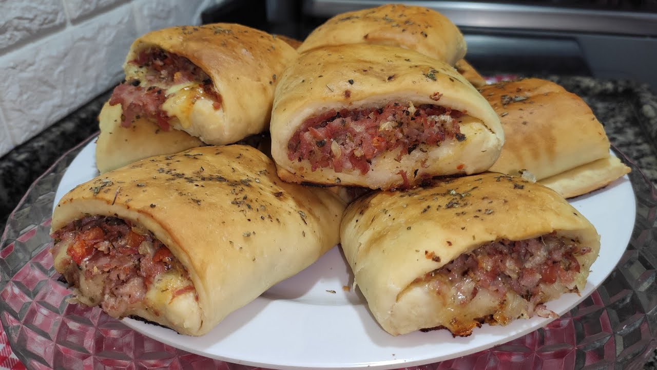 Enroladinho de Calabresa,a melhor massa sem ovos ,fica muito macia e deliciosa #façaevenda