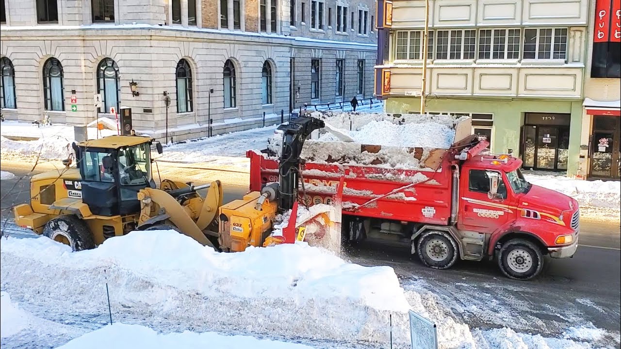 Awesome Snow Removal in Downtown Montreal (Canada - Winter 2020) #snowremoval #montrealsnowremoval