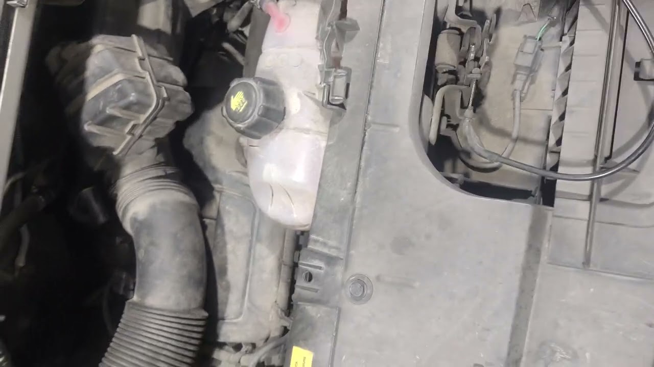 Vauxhall Vivaro, engine oil life exceeded and DPF blocked.
