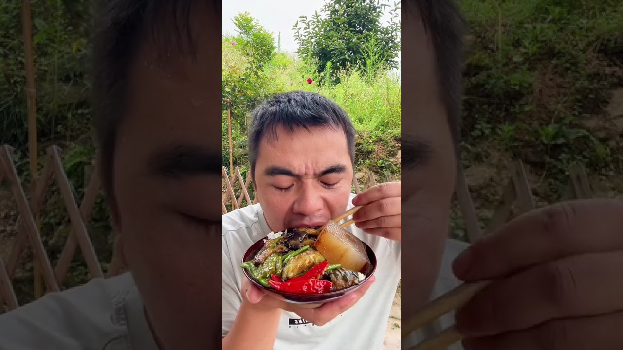 兄弟姐妹们 吃饭了哦 今天吃腊肉 简简单单又是一餐#抖音美食推荐官 #美食 #普通的饭菜都是家的味道 @DOU+小助手