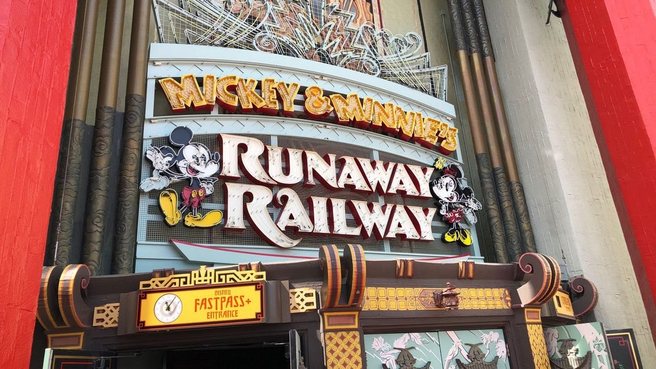 Mickey & Minnie's Runaway Railway Evacuation