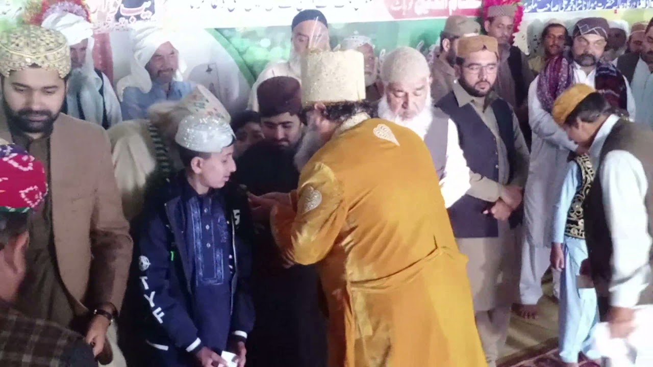 Usman k lal Ap ka Darbar hai