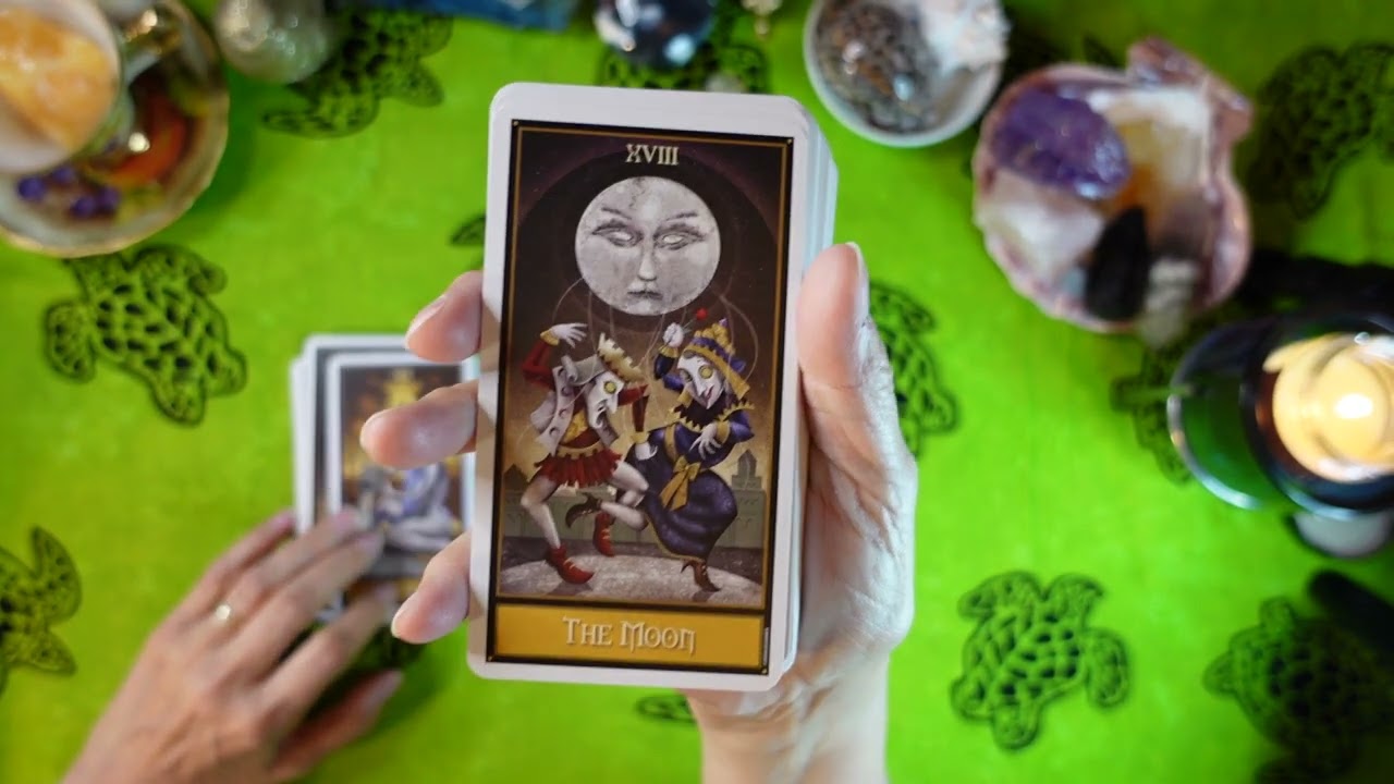 Deviant Moon Tarot Deck Review