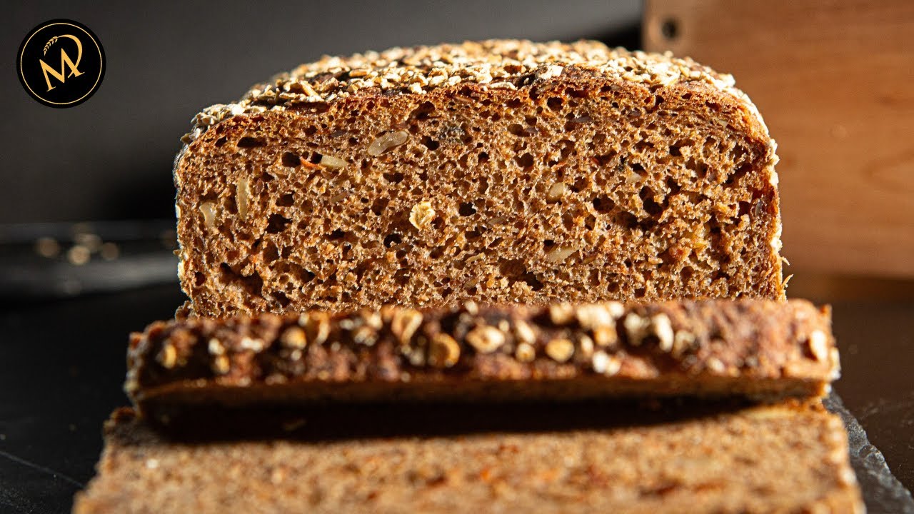 Baking healthy spelt wholemeal bread - pick-me-up
