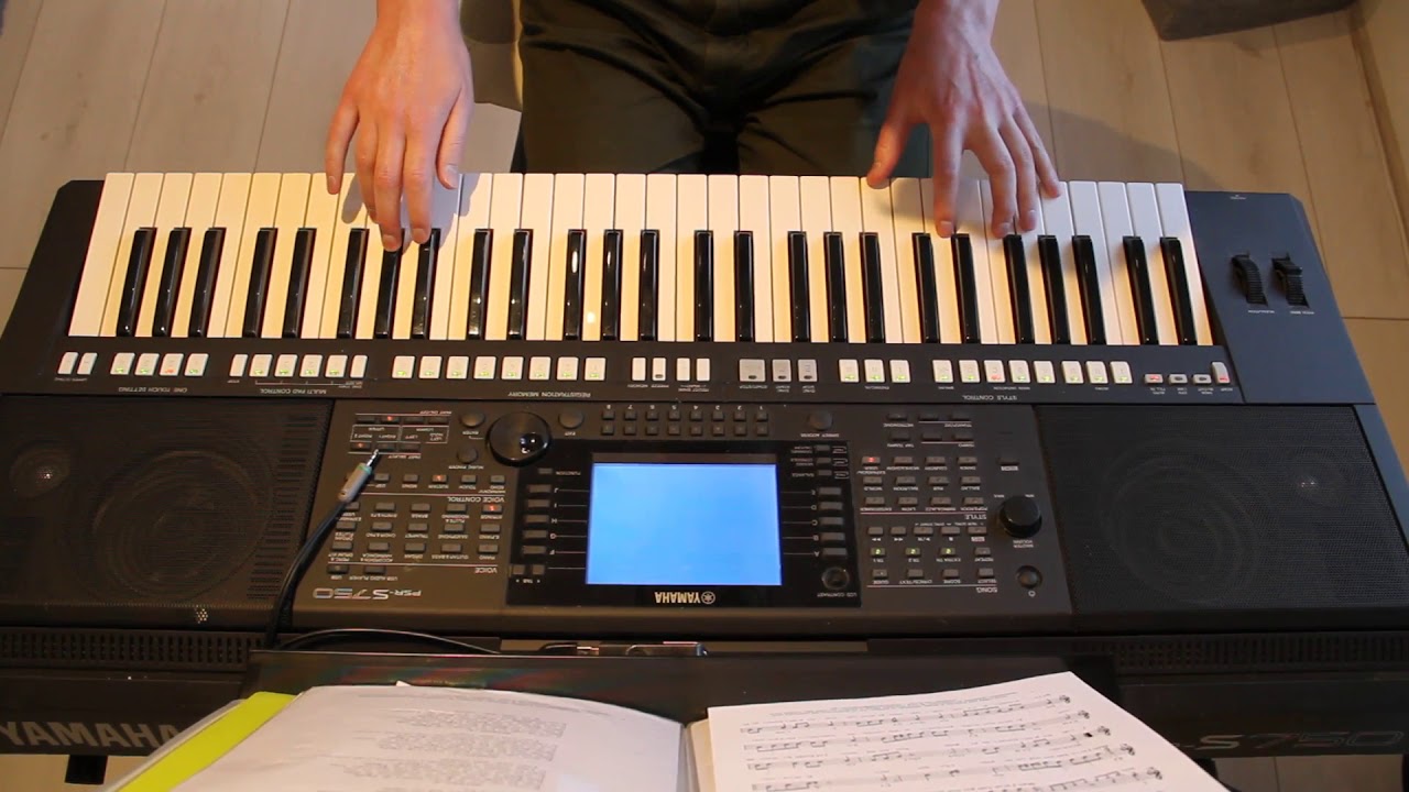 Les p'tites femmes de Pigalle - Serge Lama - Yamaha PSR 750 HD
