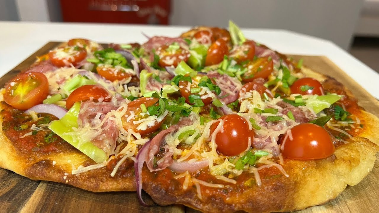 Pfannenpizza, die Pizza mit dem knusprigsten, leckersten Teig! Ohne Hefe-Der Teig muss nicht gehen!