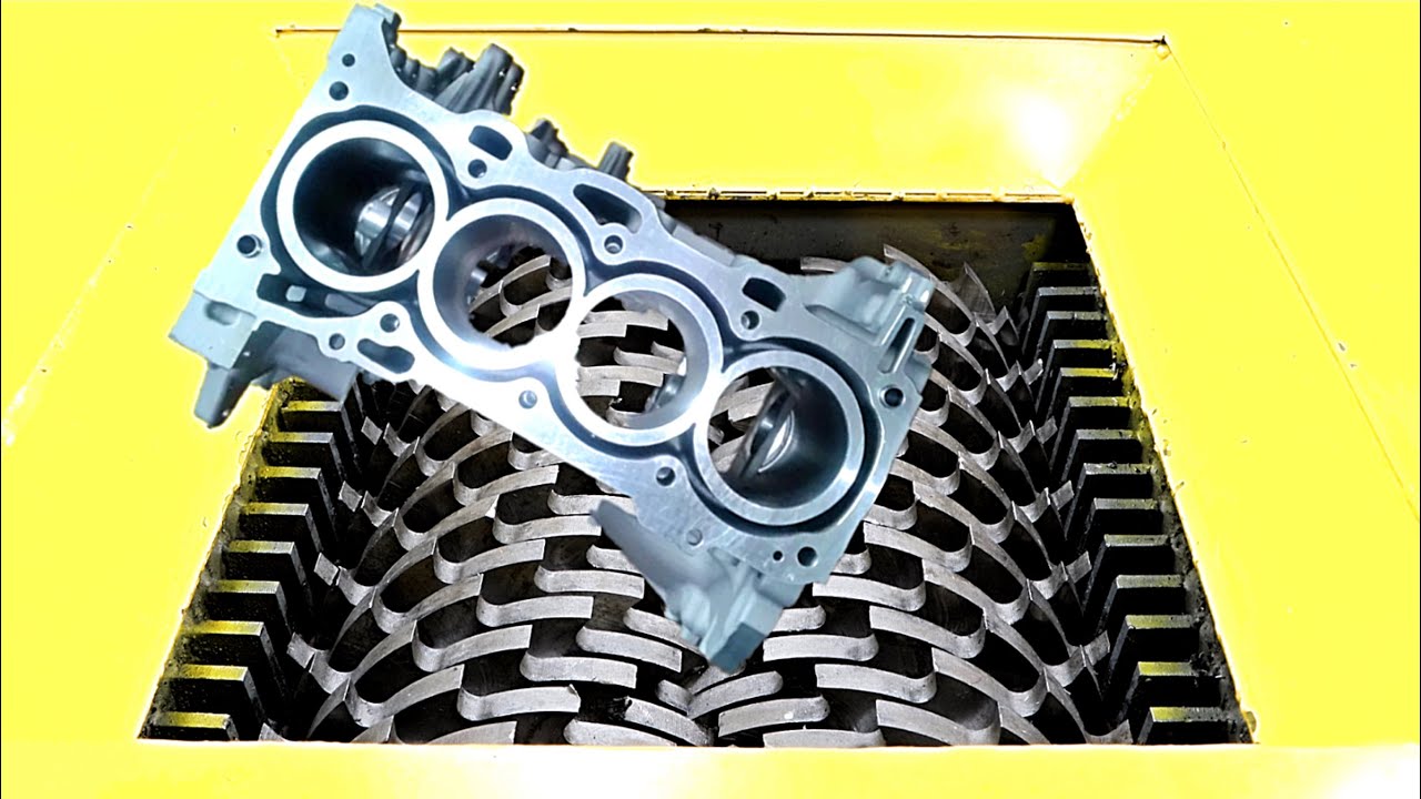 Engine case VS Shredder ！Can it be torn up ？What a shock !