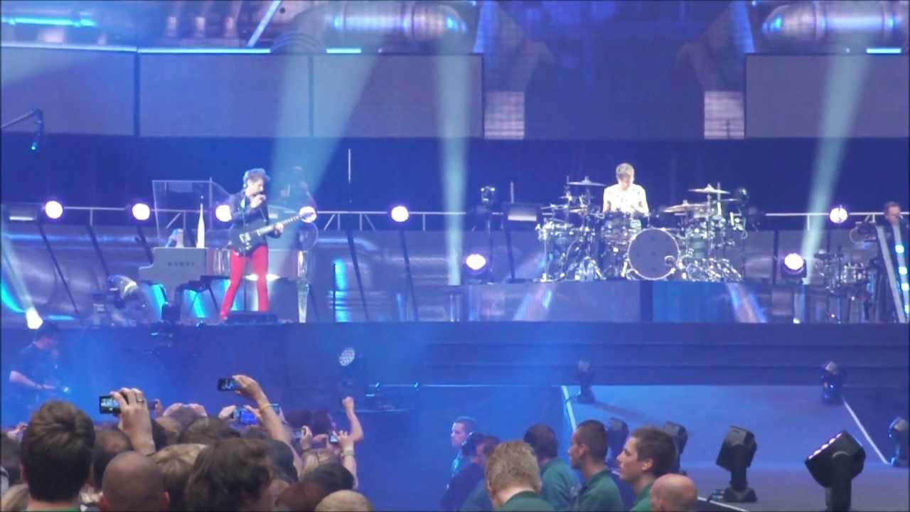 Muse - Supremacy [HD] live 4 6 2013 Amsterdam Arena The Netherlands