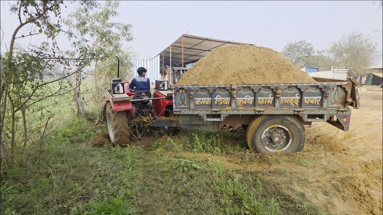 Aaj to tractor fas gya 😮 