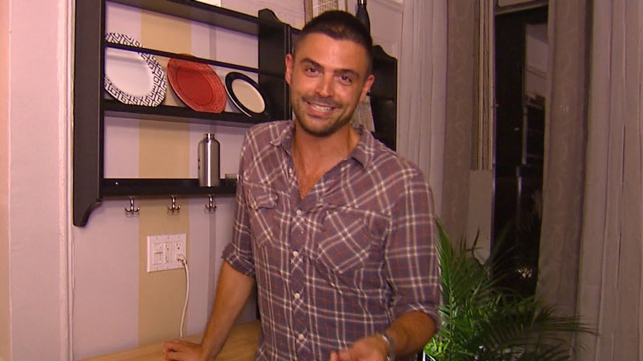 Newlywed Couple's 200-Square Foot Apartment Gets a Makeover