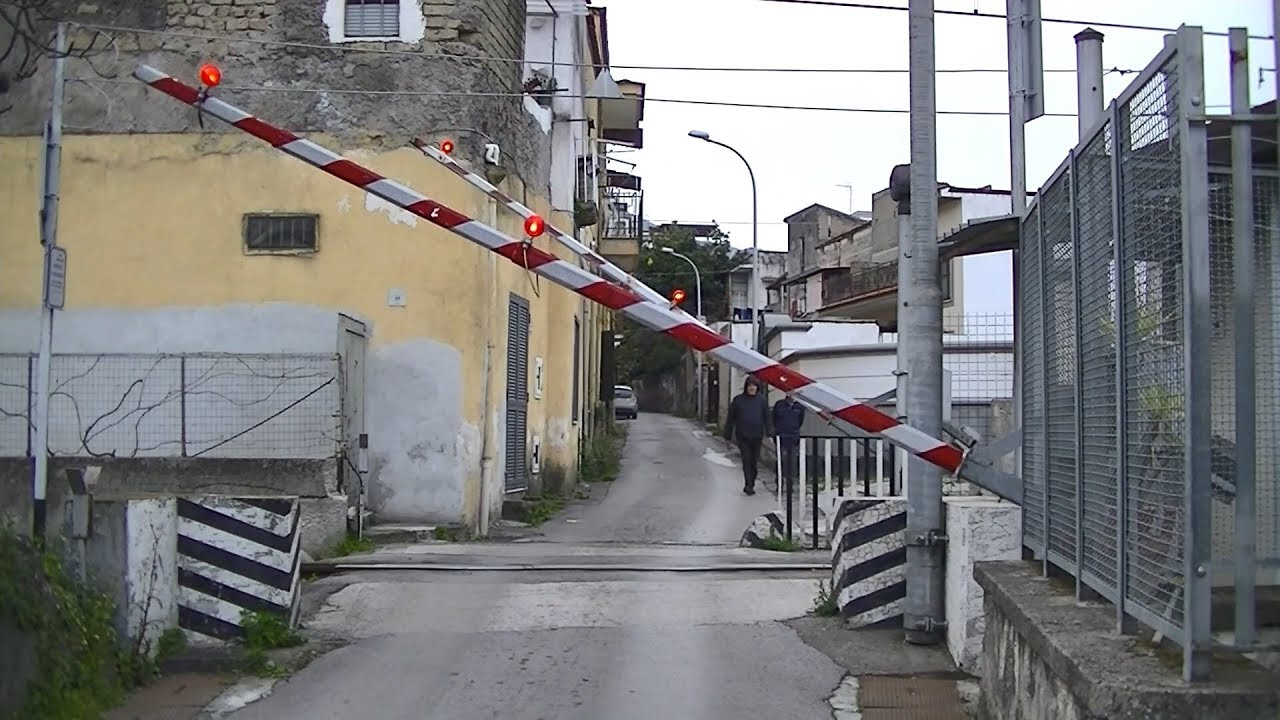Spoorwegovergang San Giuseppe Vesuviano (I) // Railroad crossing // Passaggio a livello