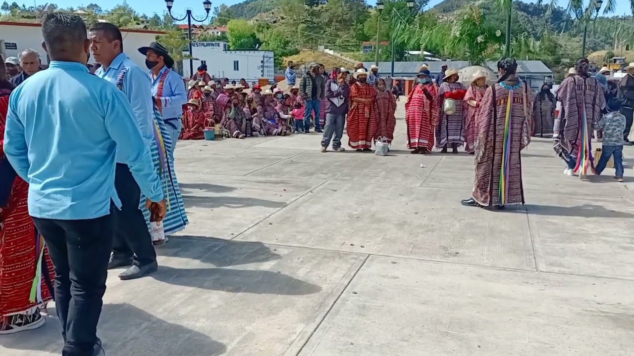 🎵poniendo el ambiente en la fiesta titular de San Andrés Chicahuaxtla 🎵
