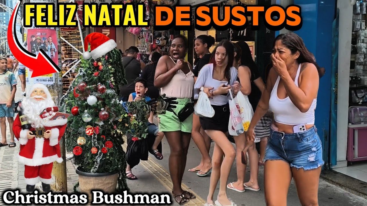 Pegadinha Homem Moita Natal de Sustos  - Bushman Scaring Peoples 