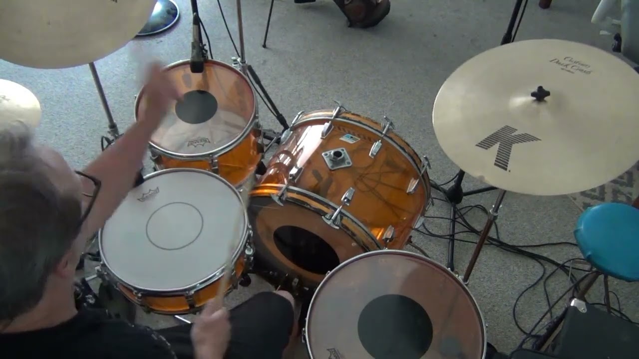 Testing out the vintage Ludwig Vistalites with some Zeppelin!