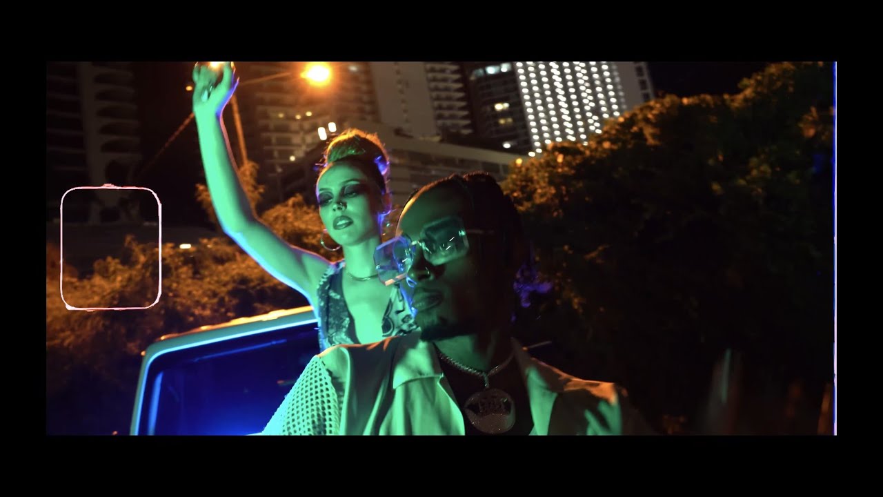 LA2US- BLUE FLASH