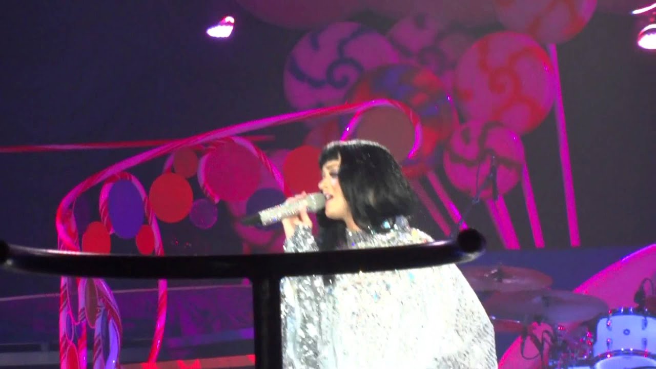 Katy Perry - Pearl (California Dreams Tour London) 15 Oct 2011 FULLHD