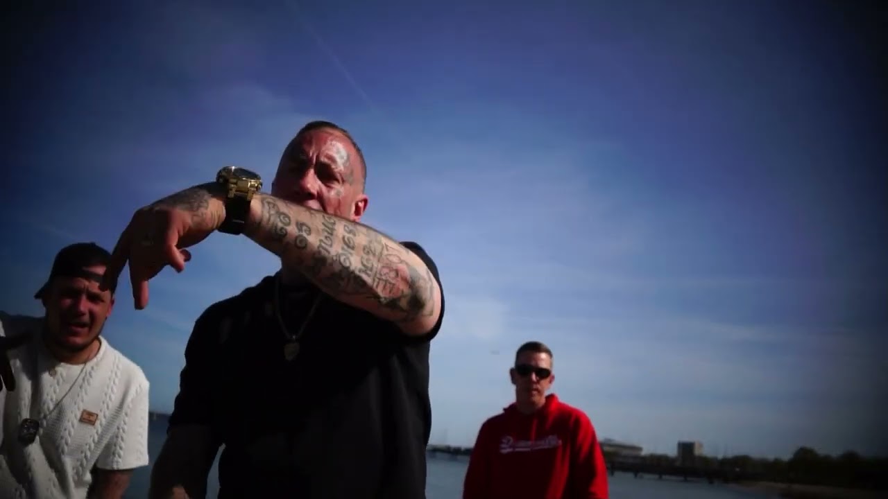 POETEN & BJERRE FT. KAAZIMIR - LET AT GENNEMSKUE.