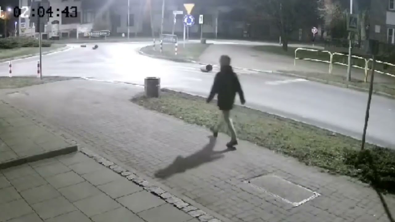 Nocna demolka w Strzelcach Krajeńskich. Wybite szyby w komendzie policji