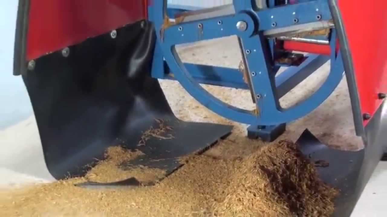 MASZYNA DO CIĘCIA LIŚCI TYTONIU MACHINE FOR CUTTING LEAF TOBACCO  Stroj pro ostrý tabákových listů