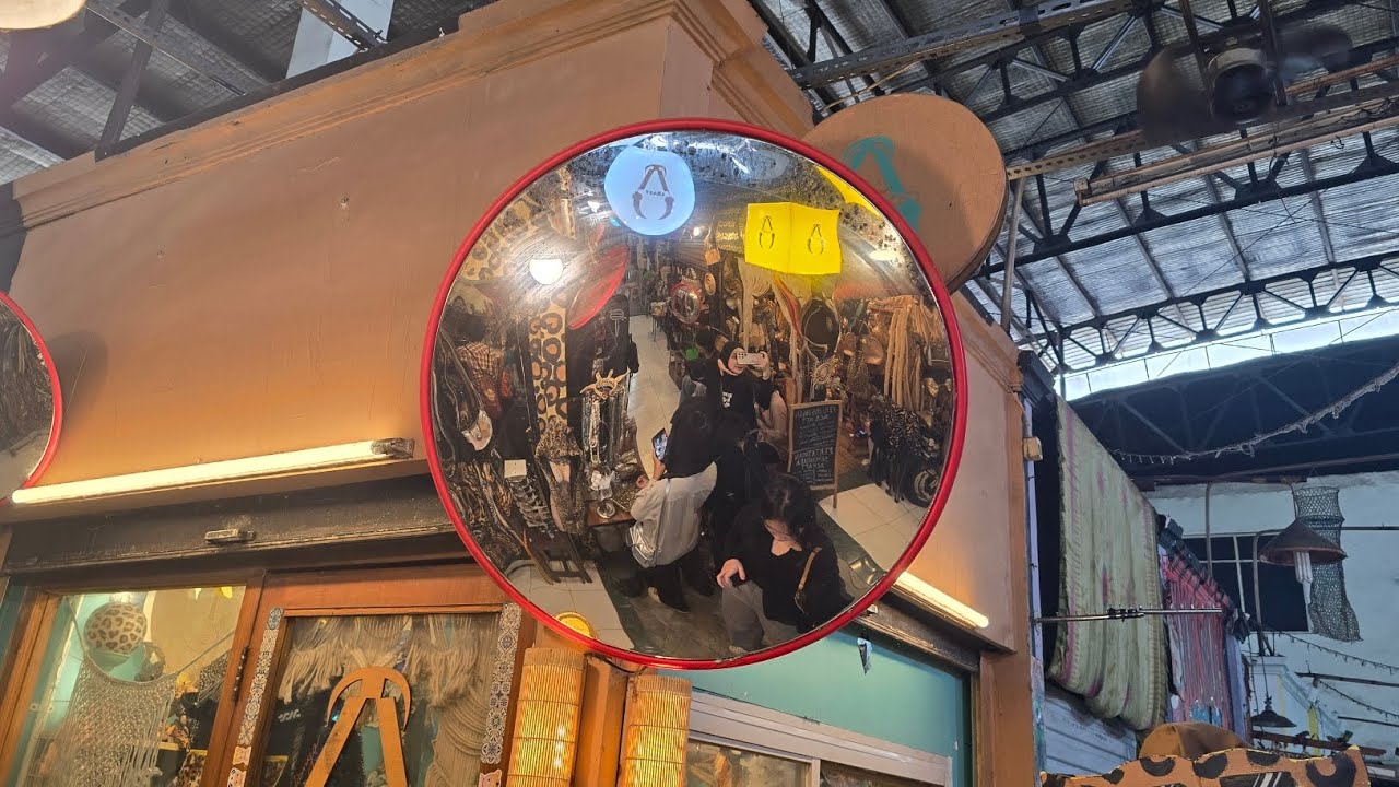 Sister Date - Kelana mengelilingi Blok M dan Santa Marketttz