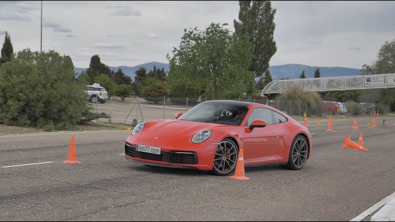 Porsche 911  2019 - Maniobra de esquiva (moose test) y eslalon | km77.com