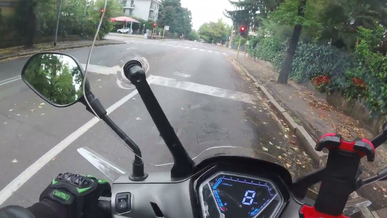 POV: giro su VOGE SR16 125 --  ride on VOGE SR16 125