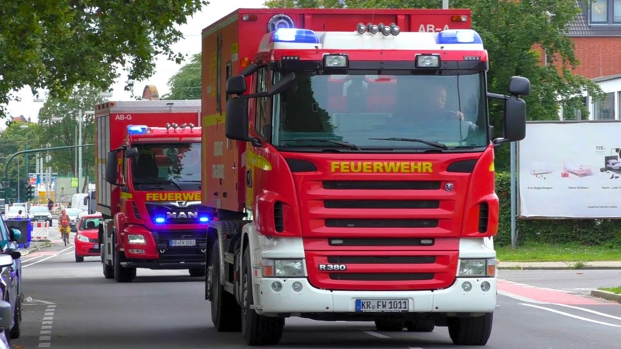 [2x WLF im Einsatz] Feuerwehr Krefeld zum Gefahrguteinsatz auf einer Polizeiwache in Krefeld!