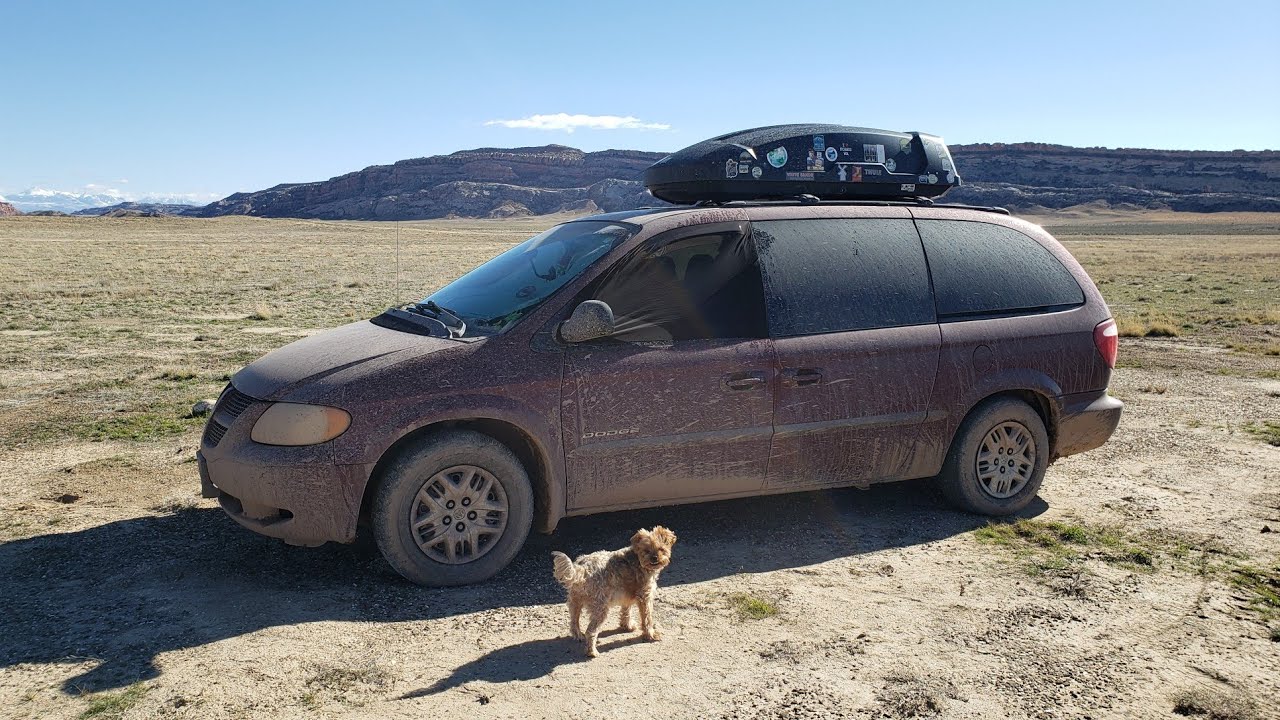 First Days In Utah | Arches NP fail and taking the minivan mudding to find free camping. #vanlife