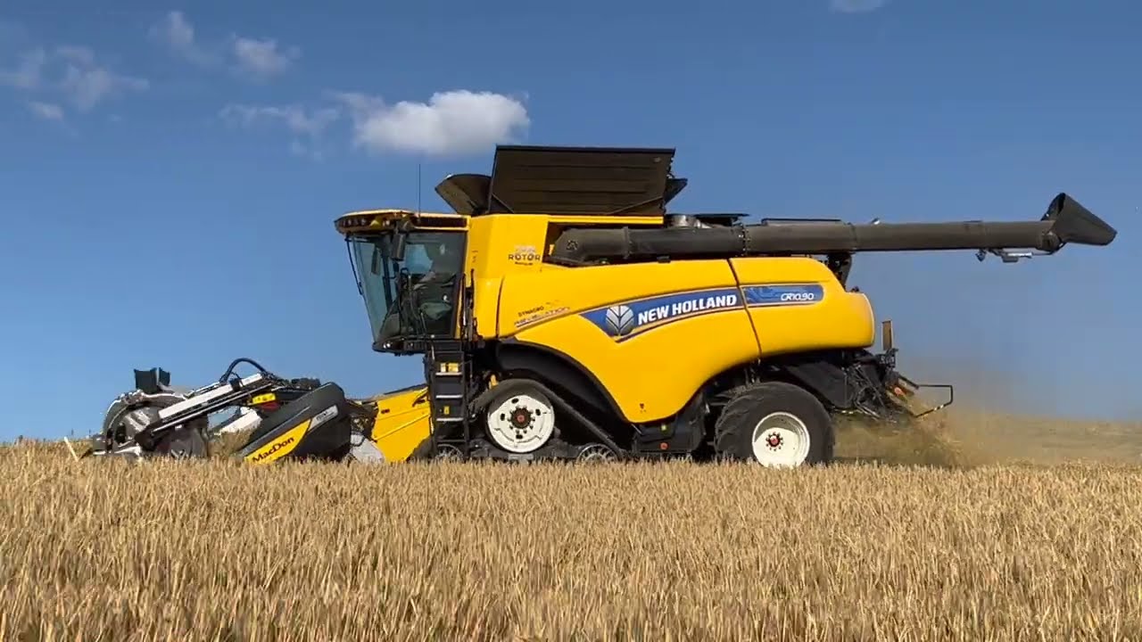New Holland CR10.90 and MacDon Flexdraper FD241
