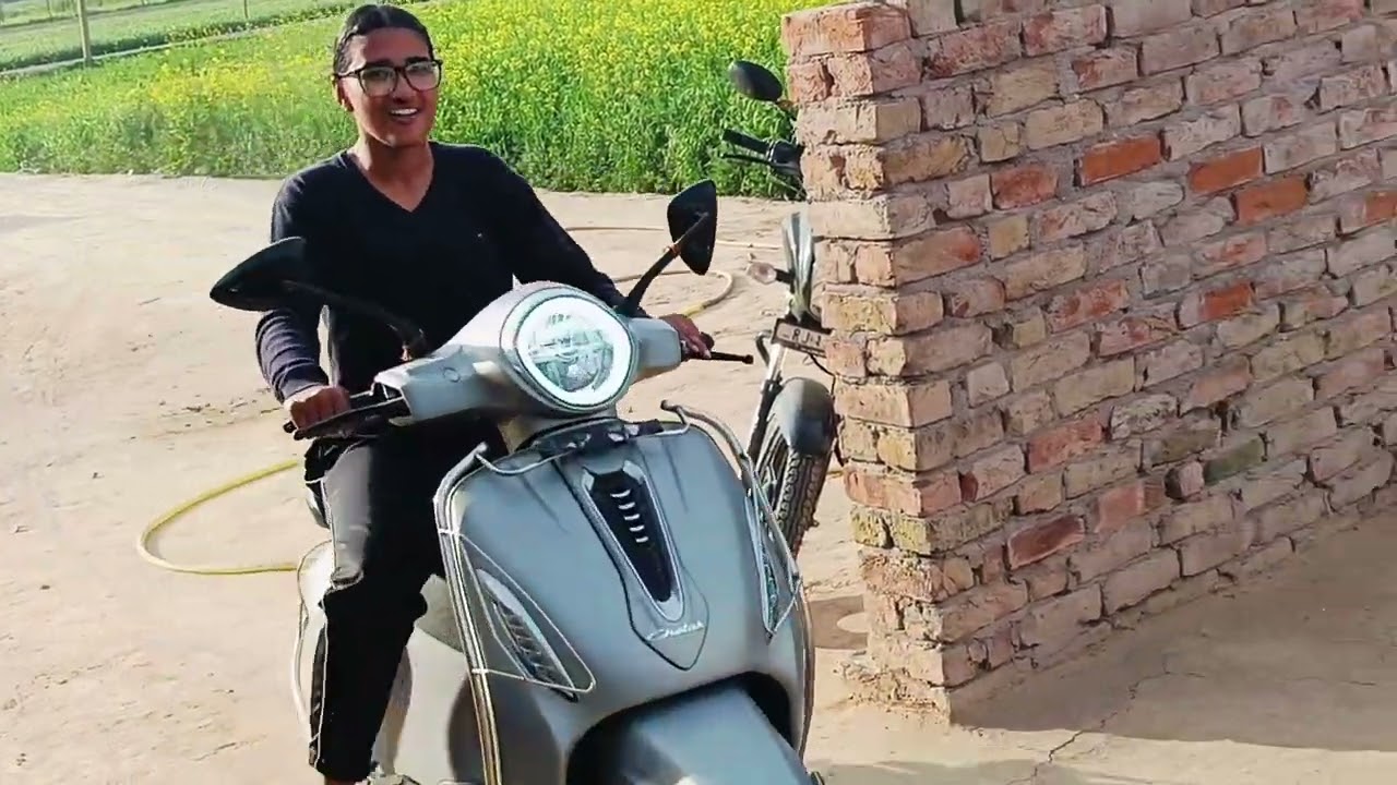 साइना स्कूटी से गिर गई और बहुत ज्यादा चोट लग गई, अब नीलाक्षी को पता चलेगा तो क्या होगा।।