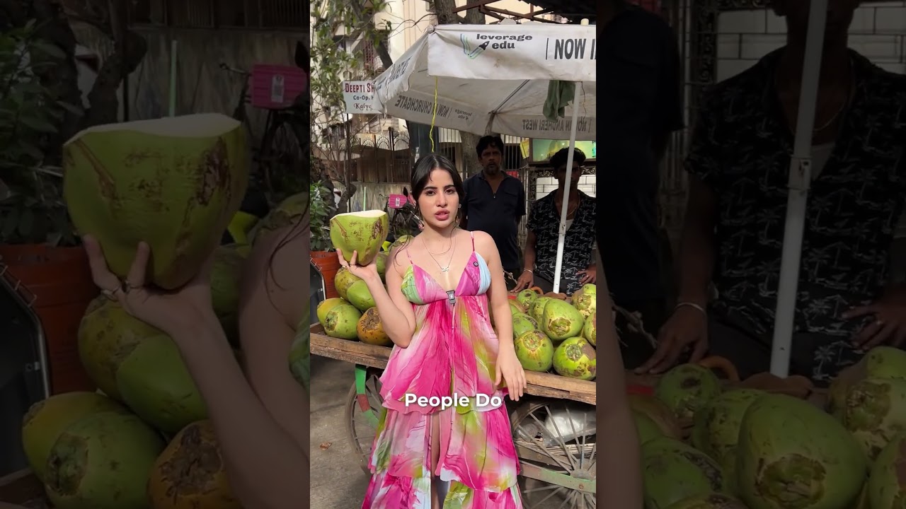 59 Seconds With Uorfi Javed | Curly Tales #shorts
