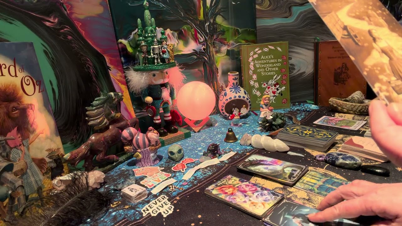 Capricorn ♑️ 2- Feb/March Journey To Oz & Wonderland- Message is to protect yourself this person is