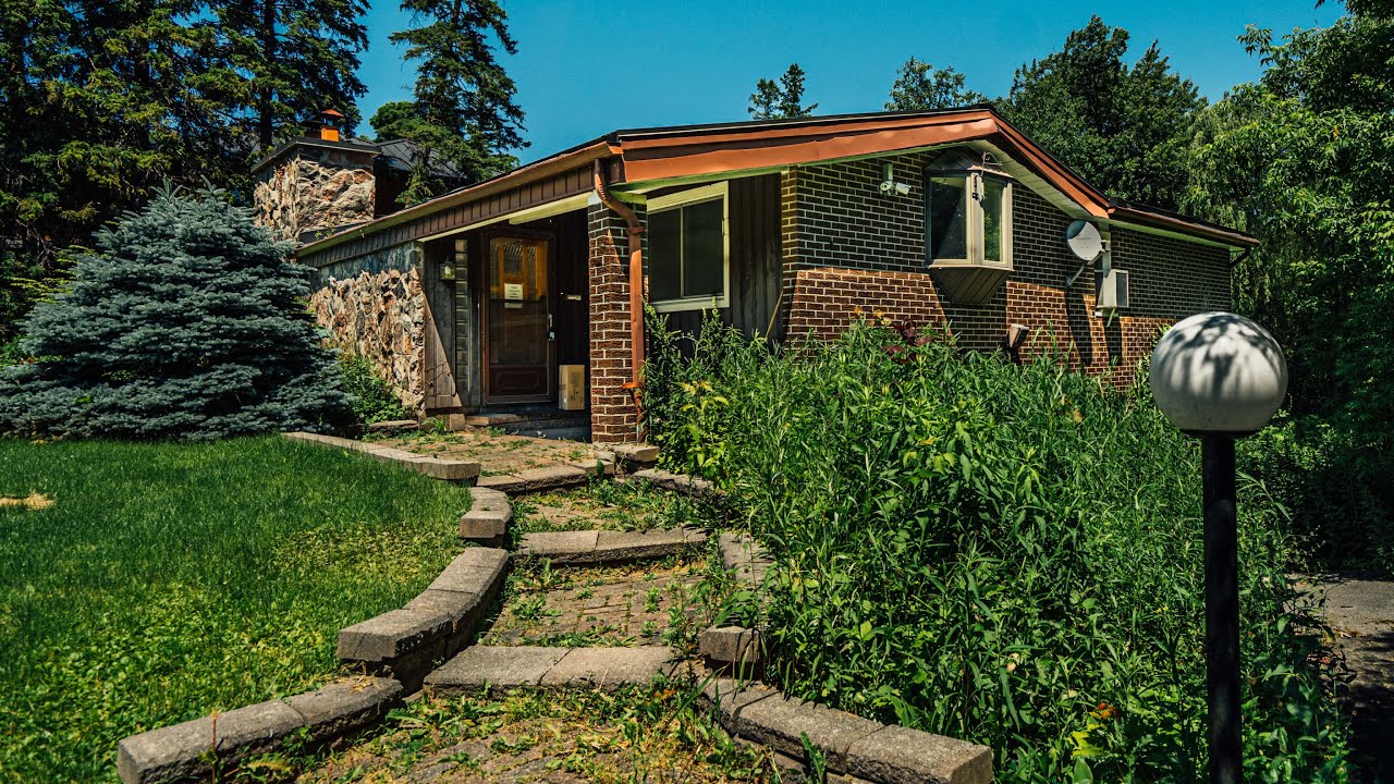 How Could They ABANDON This Beautiful 1970's Time Capsule Home | WHERE DID THEY GO?!