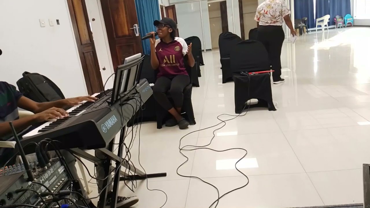 Mfumu Yanga ( Christine) cover by Tee