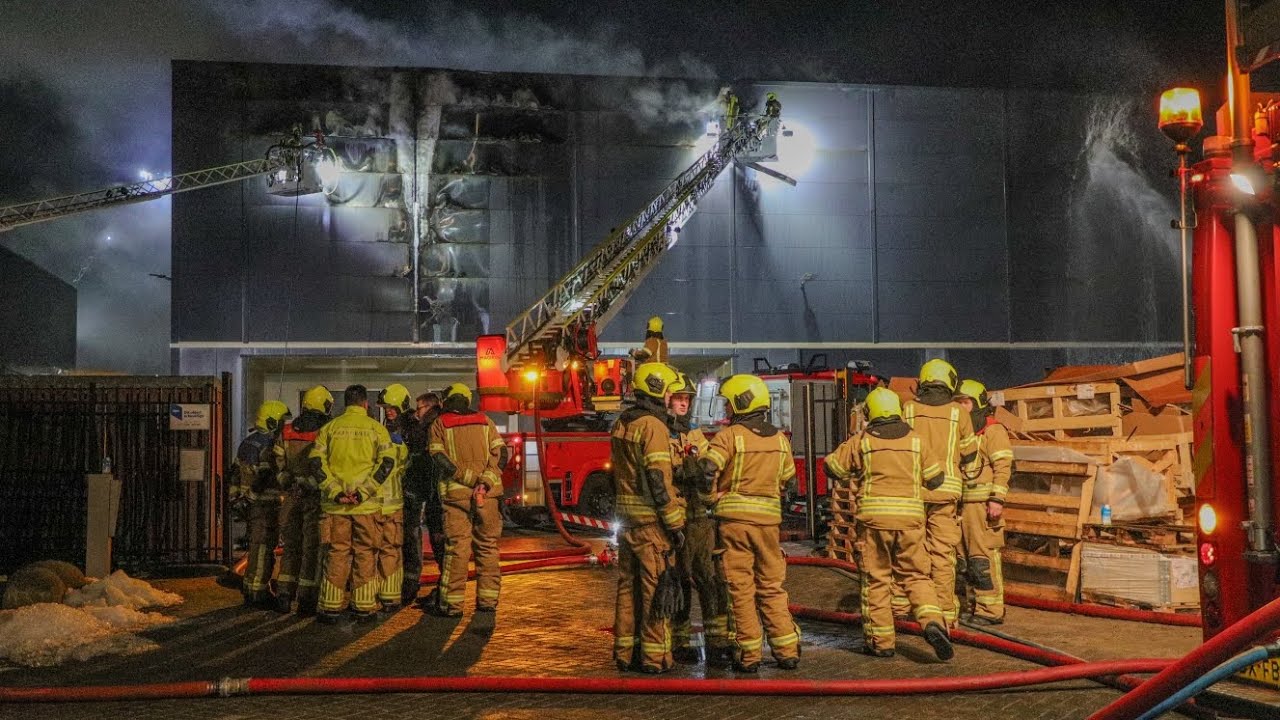Opnieuw grote brand bij cateraar BonBon in Alblasserdam.