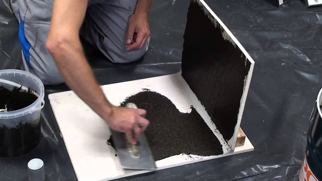 Nakładanie izolacji fundamentowej PCI Pecimor 2K - szkolenie Omega w Lublinie.