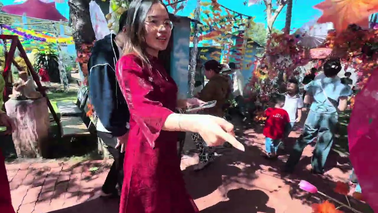 Đi chùa xin bình an đầu năm