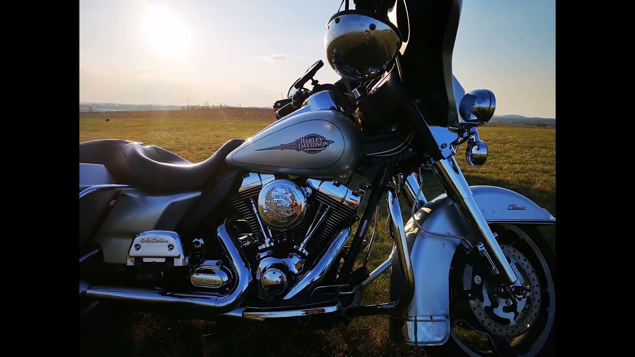 Harley Davidson. FLHTC. 2010r. Twin Cam - 103 cale.