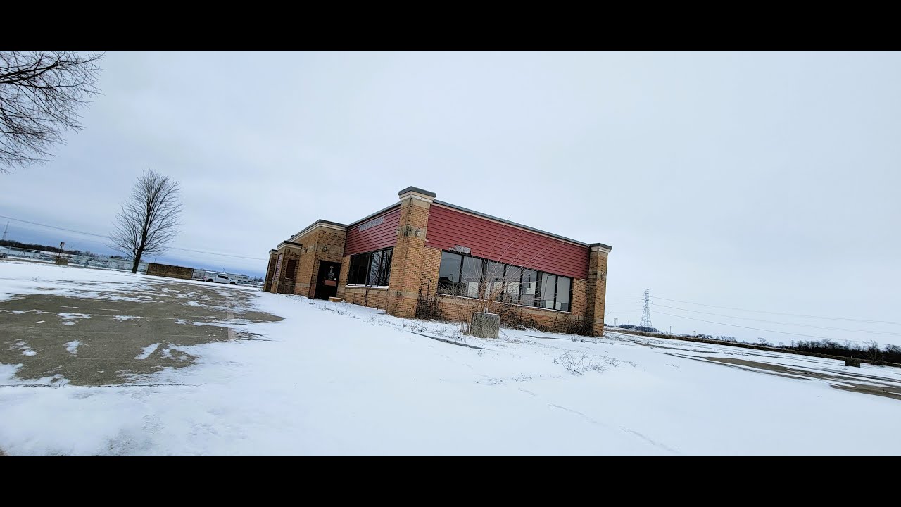 Последний взгляд на снесенный ресторан Wendy's.